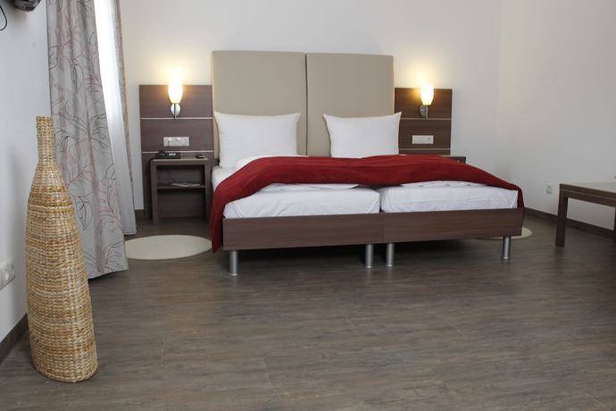 Imagen de la habitación del Hotel Pf&auml;lzer Hof, Edenkoben. Foto 16