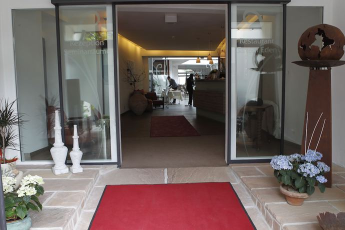 Imagen de los interiores del Hotel Pf&auml;lzer Hof, Edenkoben. Foto 20