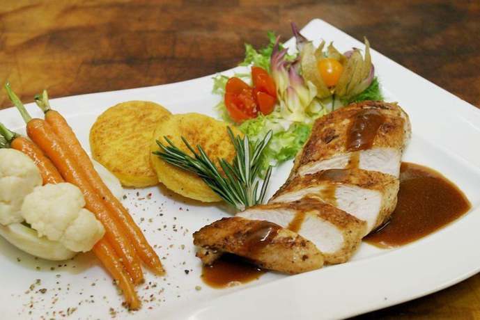Imagen del bar/restaurante del Hotel Pfeiler\'s B&uuml;rgerst&uuml;berl. Foto 11