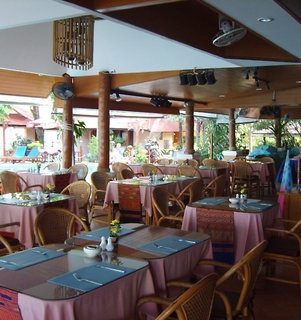 Imagen del bar/restaurante del Hotel Pgs Hotel Sandy Bay Resort. Foto 2