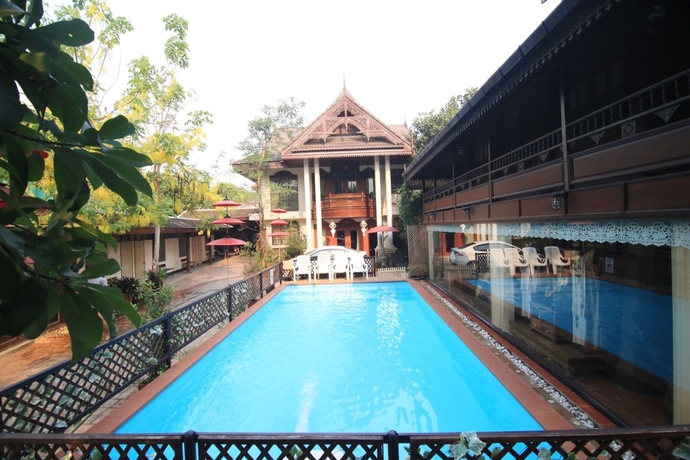 Imagen de la piscina del Hotel Pha Thai House. Foto 15
