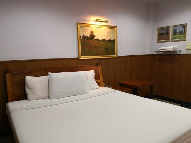 Imagen de la habitación del Hotel Phadaeng. Foto 23