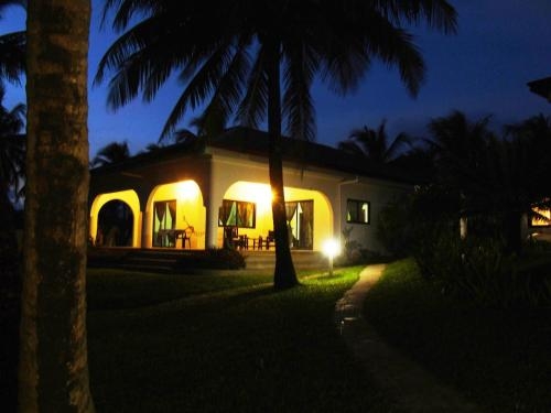 Imagen de la habitación del Hotel Phaidon Beach Resort. Foto 8