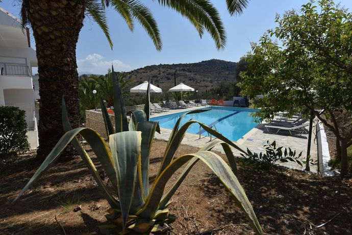 Imagen de la piscina del Hotel Phaistos, Nauplia. Foto 17