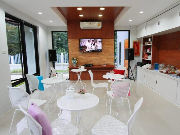 Imagen de los interiores del Hotel Phakawan. Foto 20