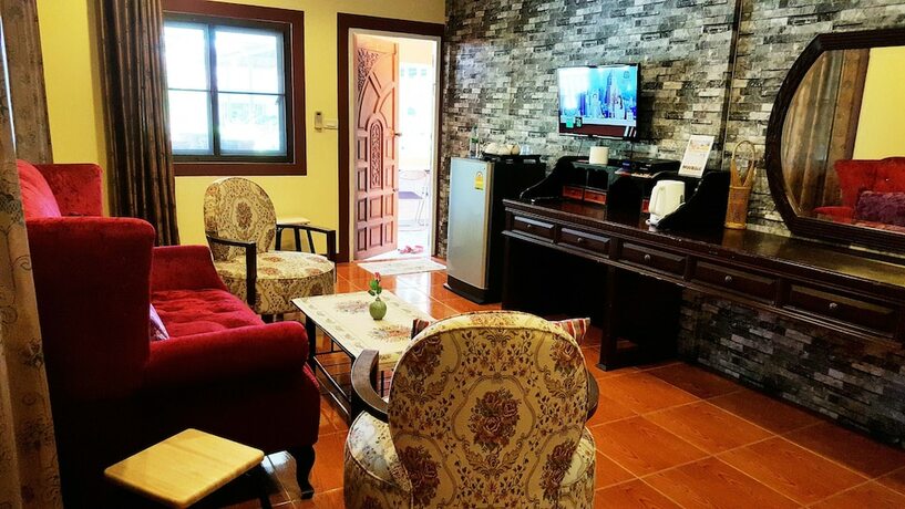 Imagen de la habitación del Hotel Phalaburi Resort. Foto 2