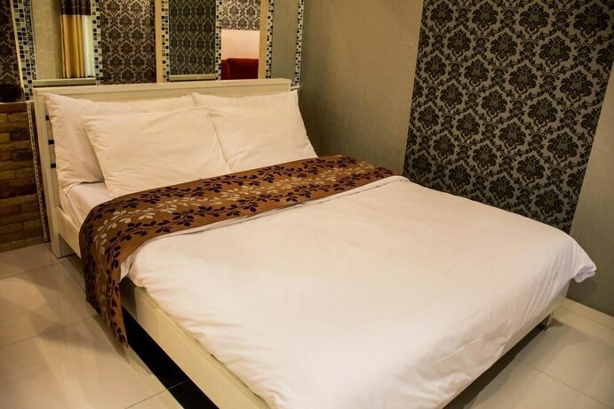Imagen de la habitación del Hotel Phalaburi Resort. Foto 7