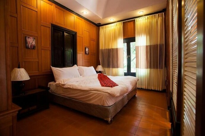 Imagen de la habitación del Hotel Phalaburi Resort. Foto 8