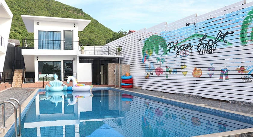 Imagen de la piscina del Hotel Phan Loft Koh Larn. Foto 19