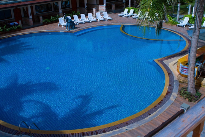 Imagen de la piscina del Hotel Phangan Bayshore Resort. Foto 13