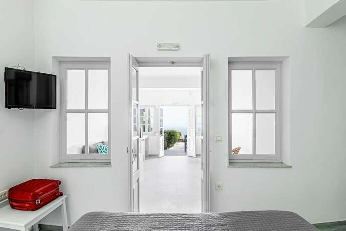 Imagen general del Hotel Phaos Santorini Suites. Foto 1