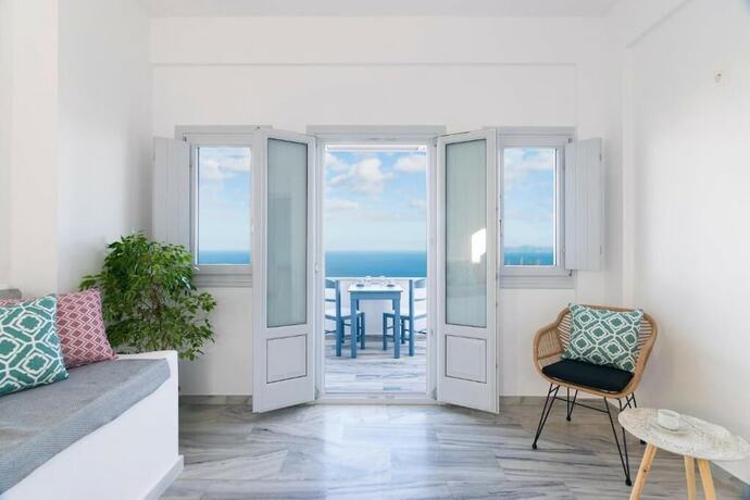 Imagen de la habitación del Hotel Phaos Santorini Suites. Foto 17