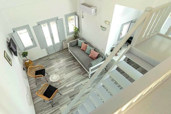 Imagen general del Hotel Phaos Santorini Suites. Foto 8