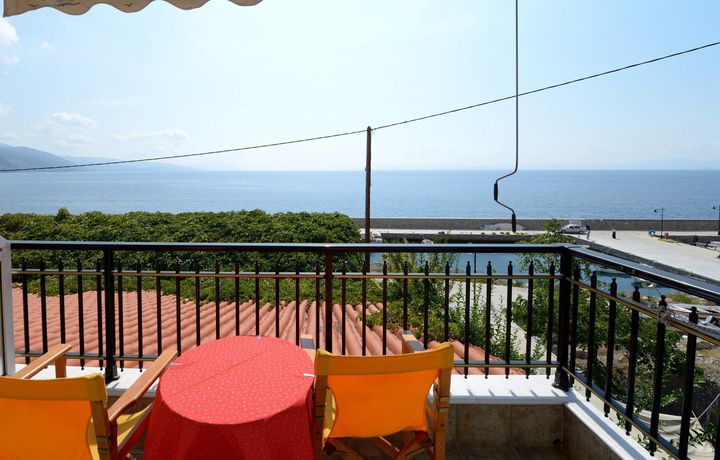 Imagen de la habitación del Hotel Pharos Rooms. Foto 6