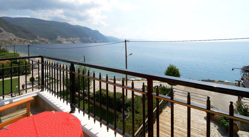 Imagen de los exteriores del Hotel Pharos Rooms. Foto 14