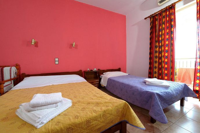 Imagen del bar/restaurante del Hotel Pharos Rooms. Foto 3