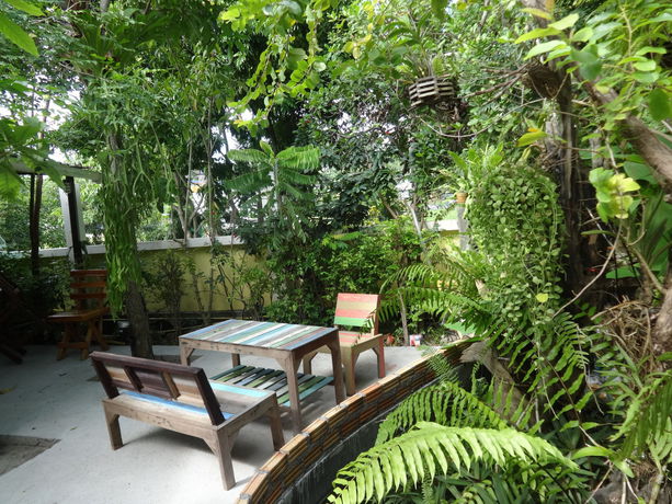 Imagen de la piscina del Hotel Phatchara Boutique. Foto 15
