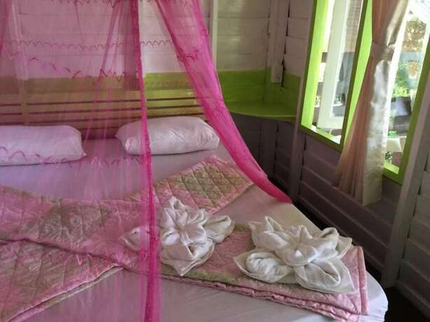 Imagen general del Hotel Phayam Coconut Beach Resort. Foto 11