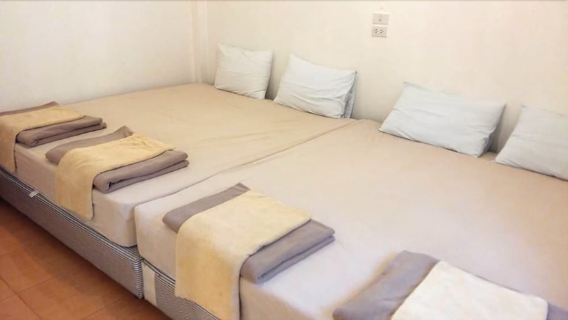 Imagen de la habitación del Hotel Phe Samed Villa. Foto 6