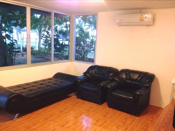 Imagen de la habitación del Hotel Phe Samed Villa. Foto 14