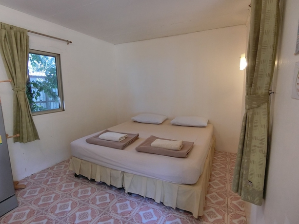 Imagen de la habitación del Hotel Phe Samed Villa. Foto 15