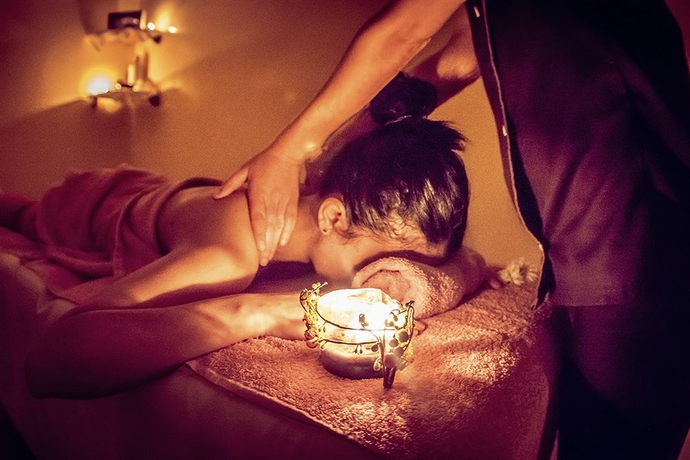 Imagen de los interiores del Hotel Phebus. Foto 10