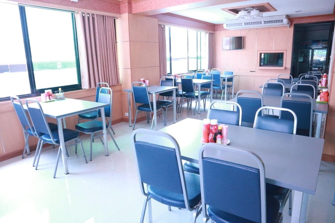 Imagen del bar/restaurante del Hotel Phectlada Pavilion And Resort. Foto 5