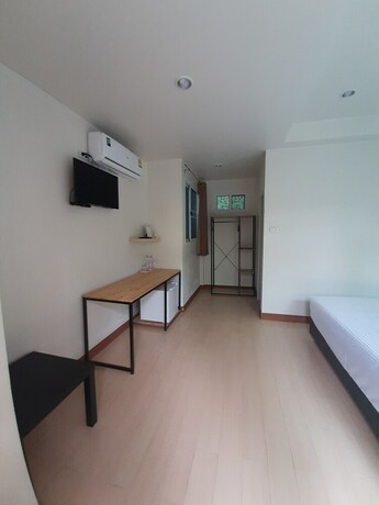 Imagen de la habitación del Hotel Phen Waree Ampawa Resort. Foto 15