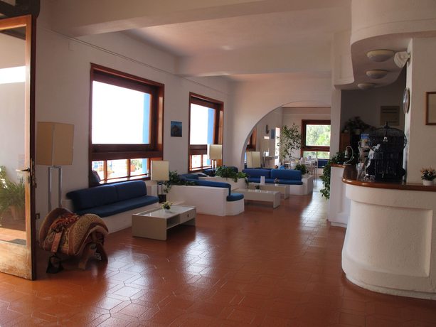 Imagen de los interiores del Hotel Phenicusa. Foto 18