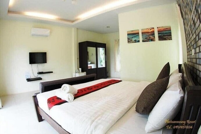Imagen de la habitación del Hotel Phetnamneung Resort. Foto 19
