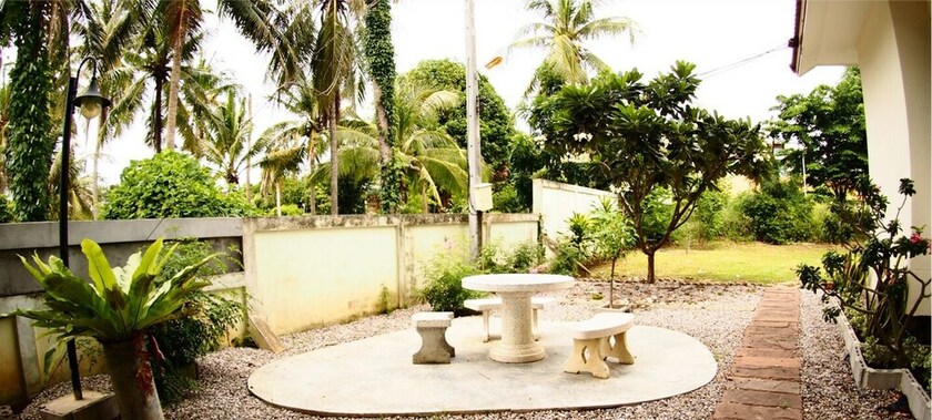Imagen de los exteriores del Hotel Phetnamneung Resort. Foto 28