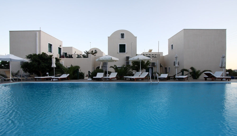 Imagen de la piscina del Hotel Phevos Villa. Foto 15