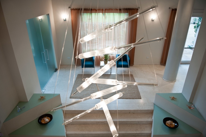 Imagen de los interiores del Hotel Phi Alcione. Foto 16