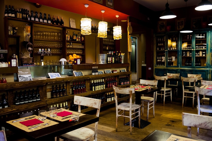 Imagen del bar/restaurante del Hotel Phi Bologna. Foto 2