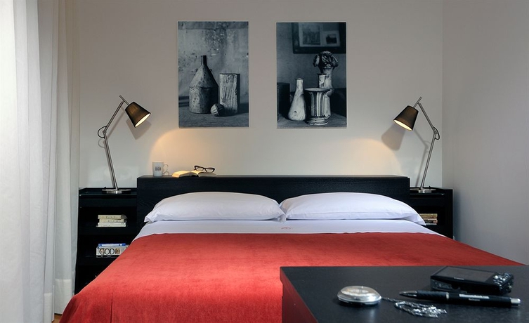 Imagen de la habitación del Hotel Phi Bologna. Foto 10