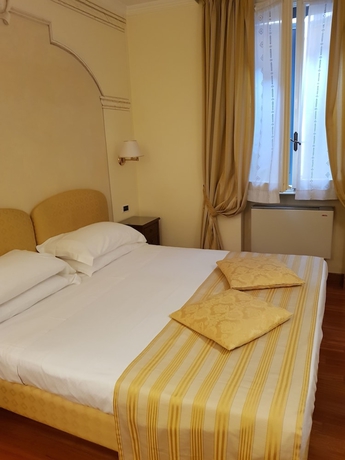 Imagen de la habitación del Hotel Phi Canalgrande. Foto 5