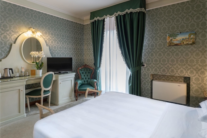 Imagen de la habitación del Hotel Phi Canalgrande. Foto 9