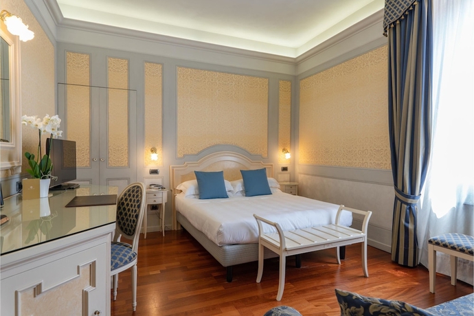 Imagen de la habitación del Hotel Phi Canalgrande. Foto 11