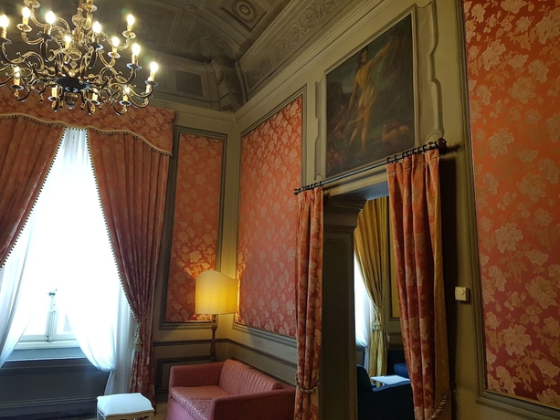 Imagen de los interiores del Hotel Phi Canalgrande. Foto 13