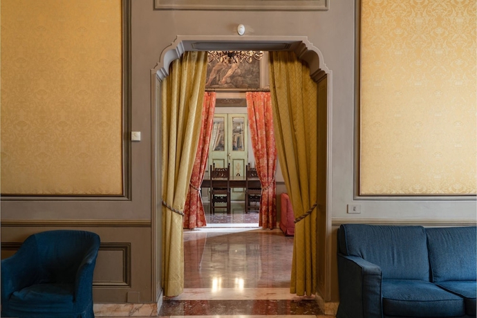 Imagen de los interiores del Hotel Phi Canalgrande. Foto 17