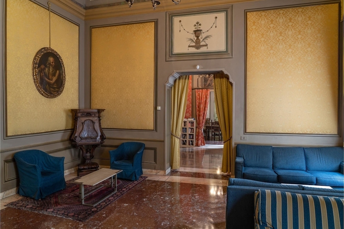 Imagen de los interiores del Hotel Phi Canalgrande. Foto 18