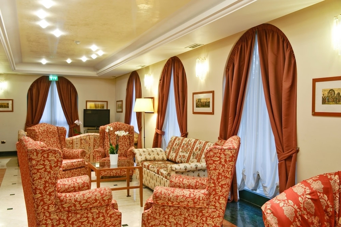 Imagen de los interiores del Hotel Phi Hortensis. Foto 19