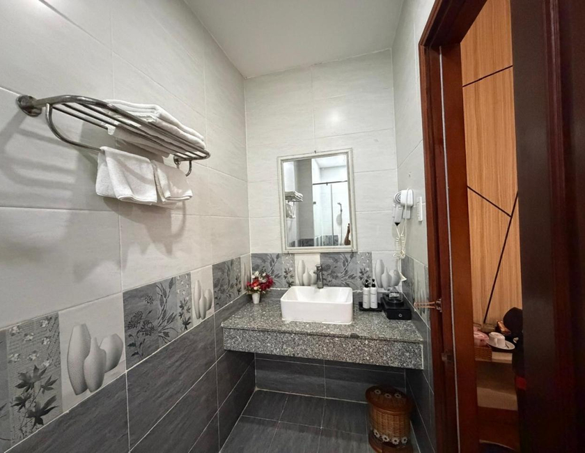 Imagen general del Hotel Phi Long, Tuy Hoa. Foto 11