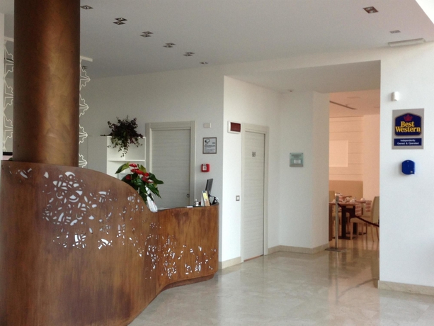 Imagen de los interiores del Hotel Phi Milano. Foto 9