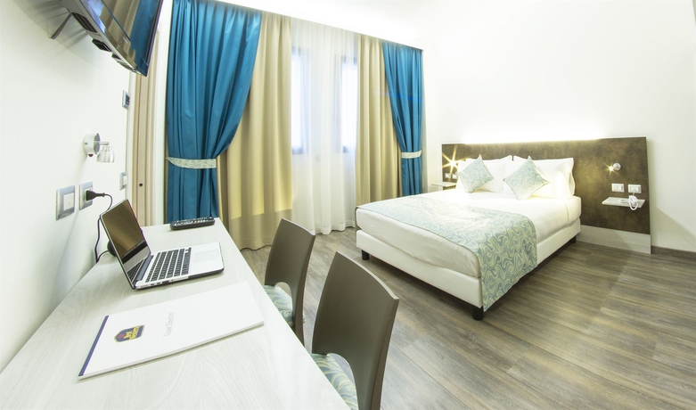 Imagen de la habitación del Hotel Phi Milano. Foto 4