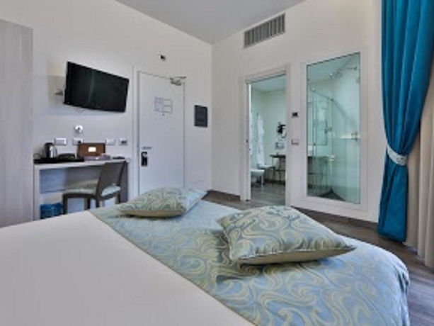 Imagen de la habitación del Hotel Phi Milano. Foto 7