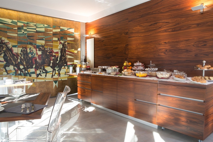 Imagen del bar/restaurante del Hotel Phi Palio. Foto 4
