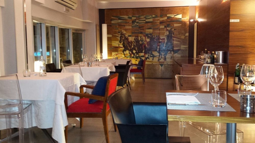 Imagen del bar/restaurante del Hotel Phi Palio. Foto 5