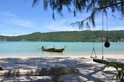 Imagen general del Hotel Phi Phi Beach Front Resort. Foto 10