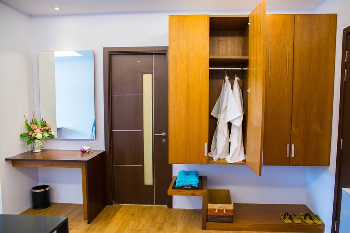 Imagen de la habitación del Hotel Phi Phi Cliff Beach Resort. Foto 15